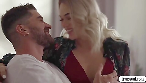 Busty blonde slutty babe wants to please her stepsister