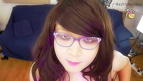 Hot amateur chick in stockings is really hot in front of the camera