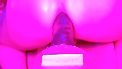 Amature milf gets some fun by playing with her own dildo